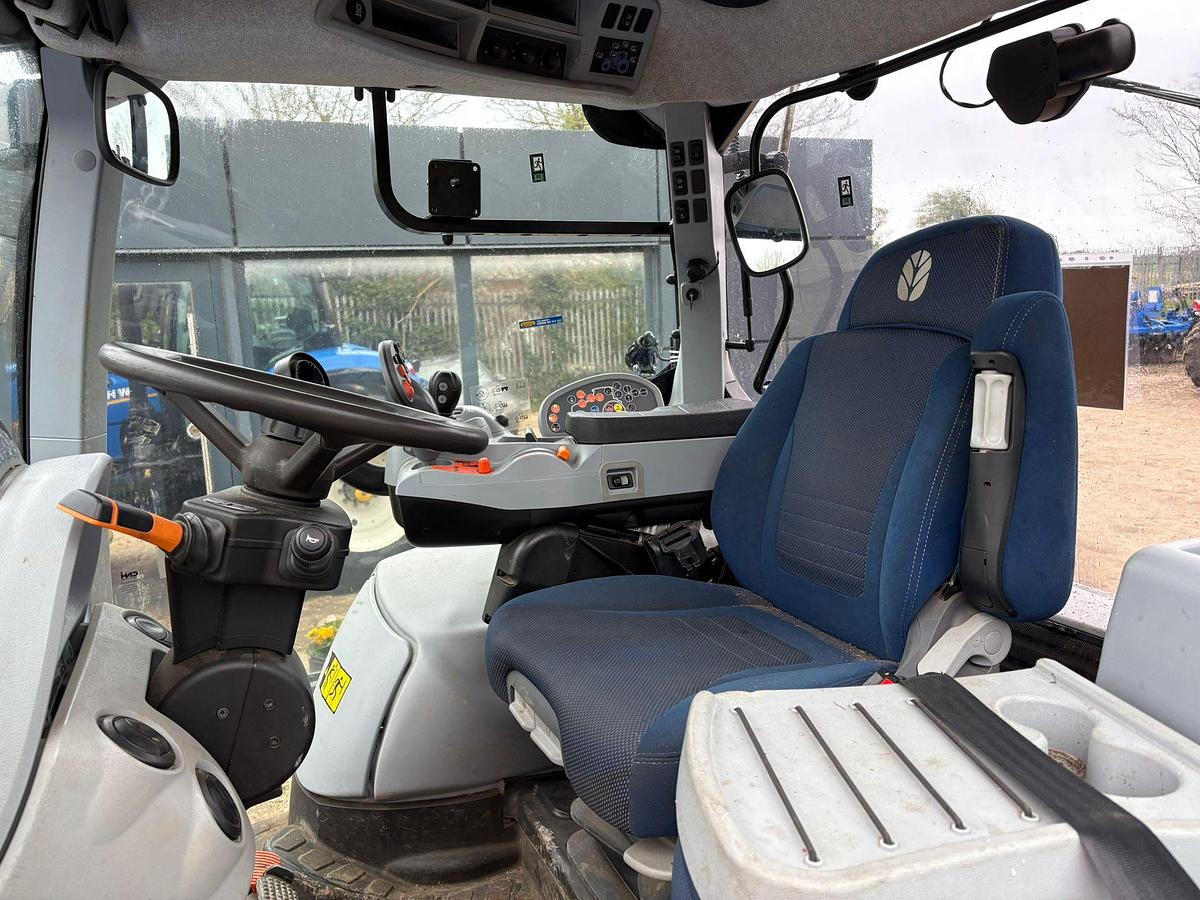 Used 2024 NEW HOLLAND T7.270 AUTO COMMAND