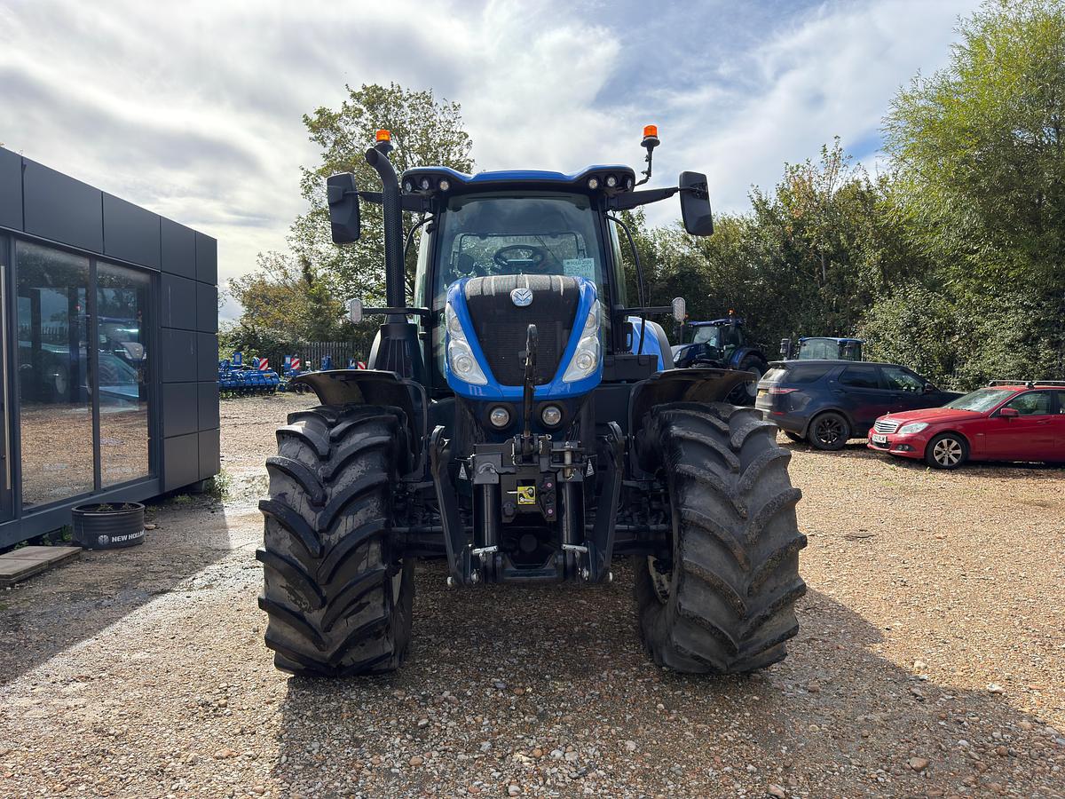 Used 2025 NEW HOLLAND T7.260 PLMI POWER COMMAND