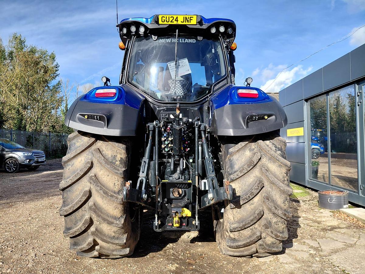 Used 2024 NEW HOLLAND T7.315HD AUTO COMMAND