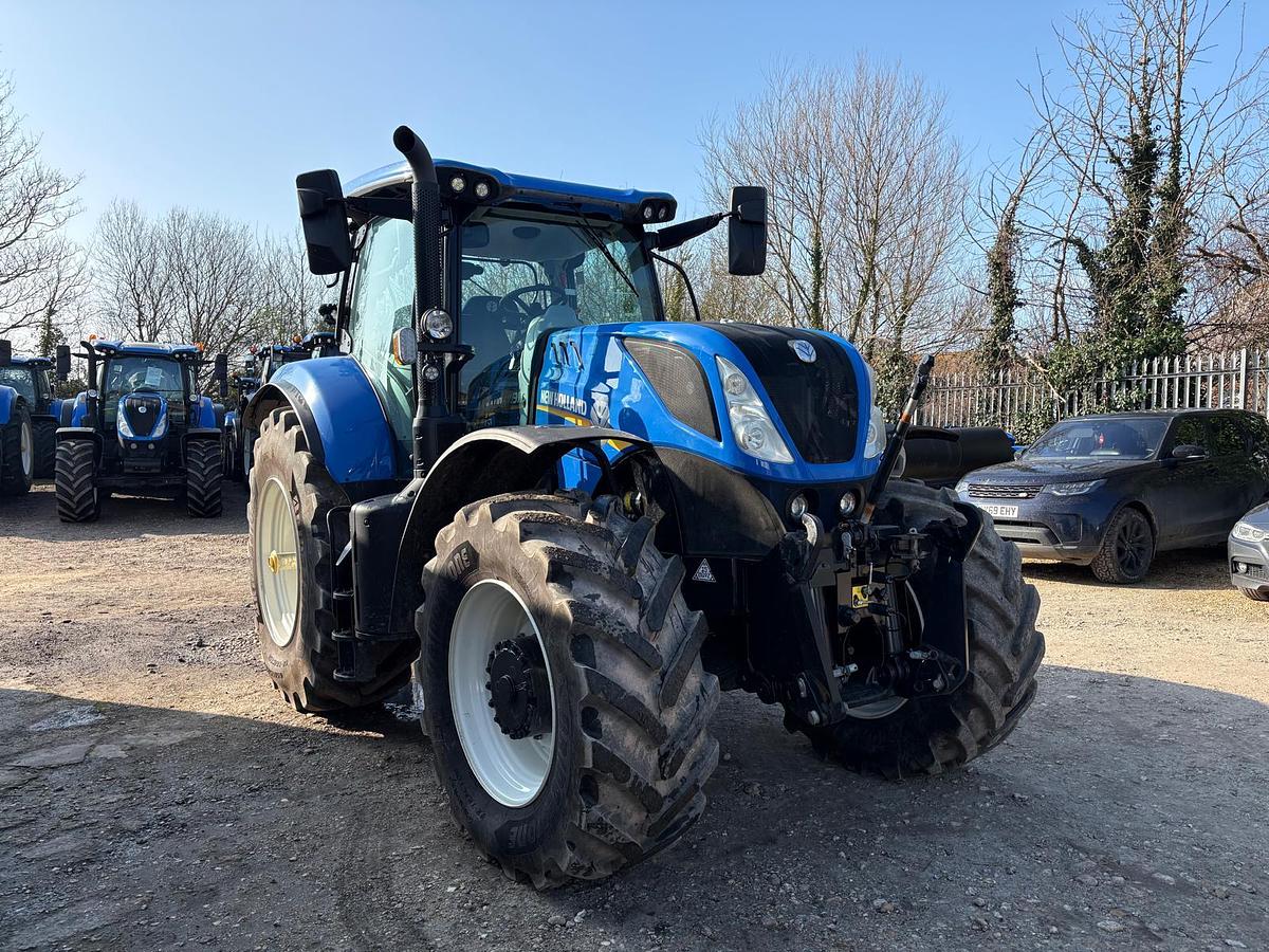 Used 2023 NEW HOLLAND T7.260 POWER COMAND