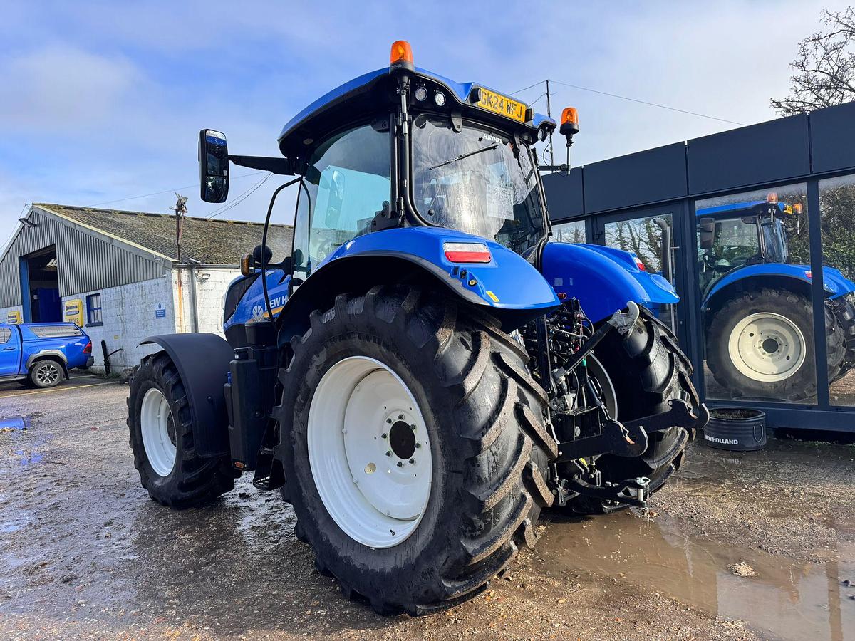 Used 2024 NEW HOLLAND T7.225 AUTO COMMAND