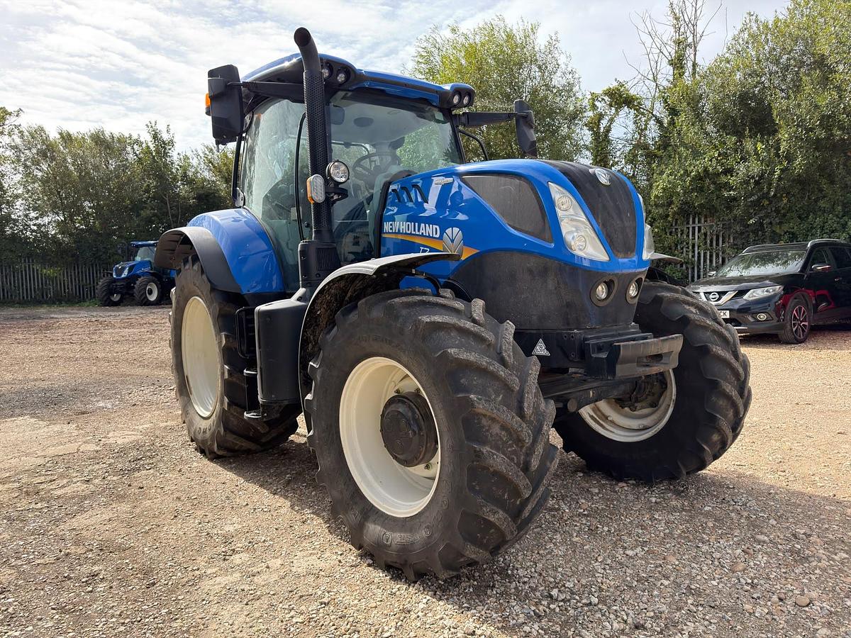 Used 2024 NEW HOLLAND T7.225