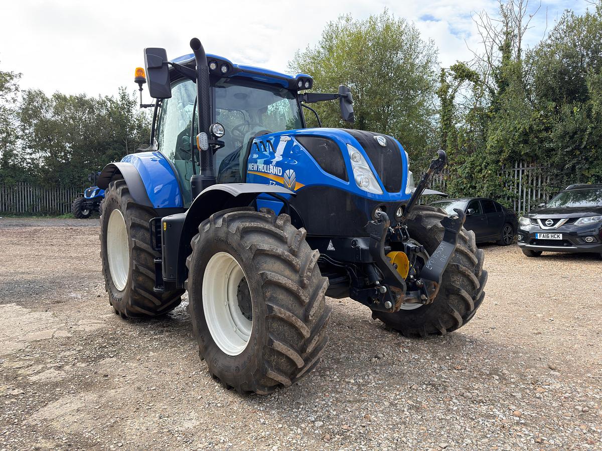 Used 2024 NEW HOLLAND T7.225