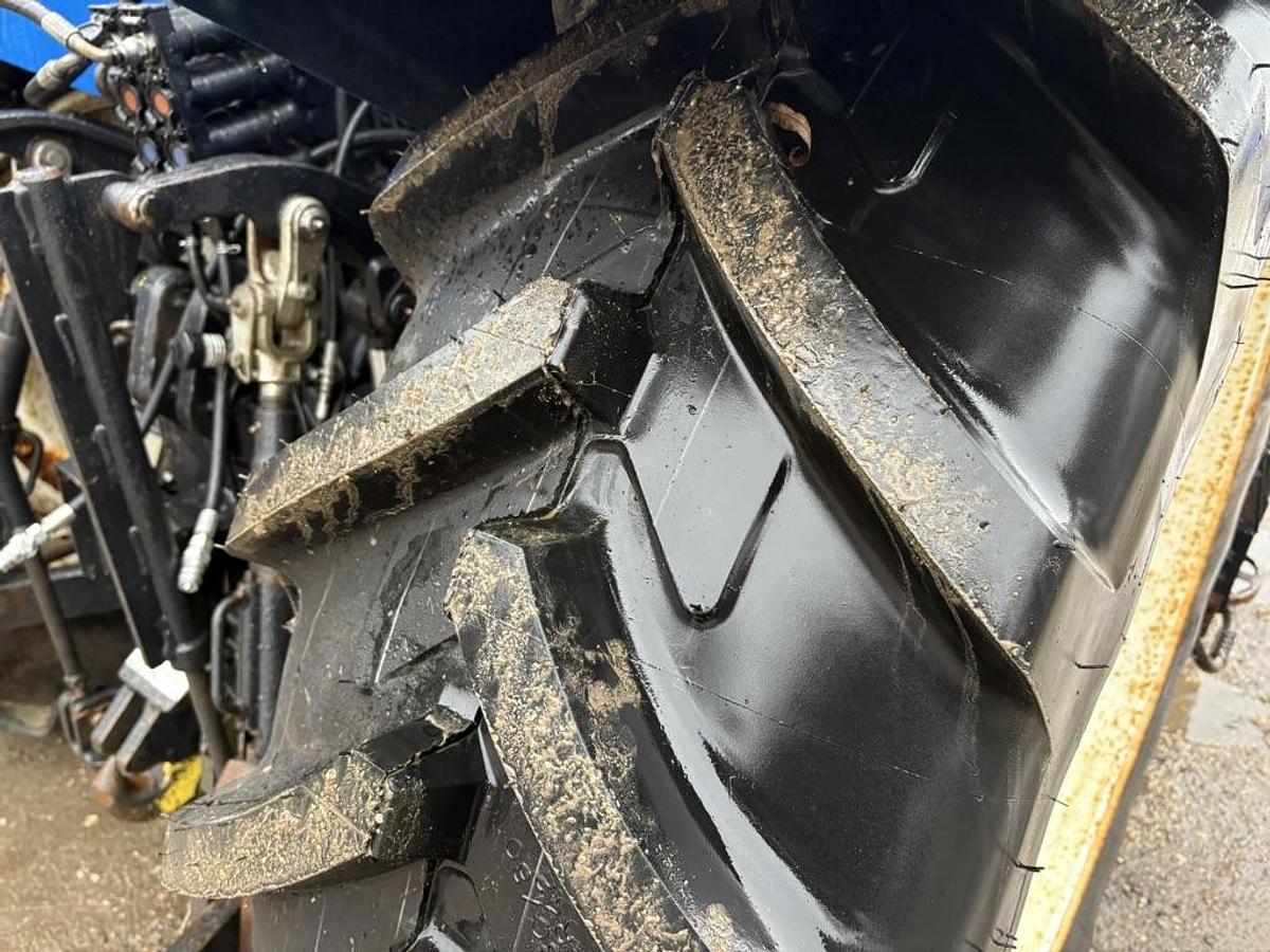 Used 2014 NEW HOLLAND T7.210