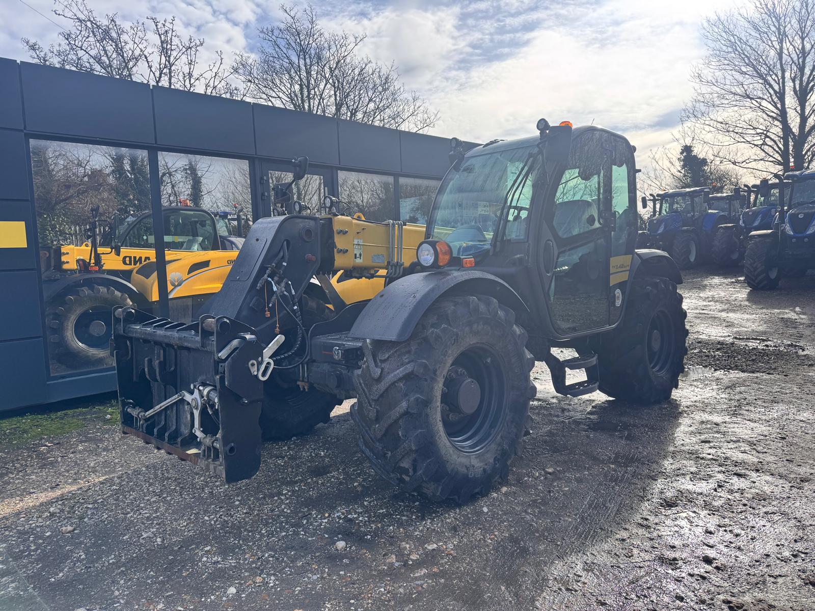 Used 2021 NEW HOLLAND TH7.42 Elite