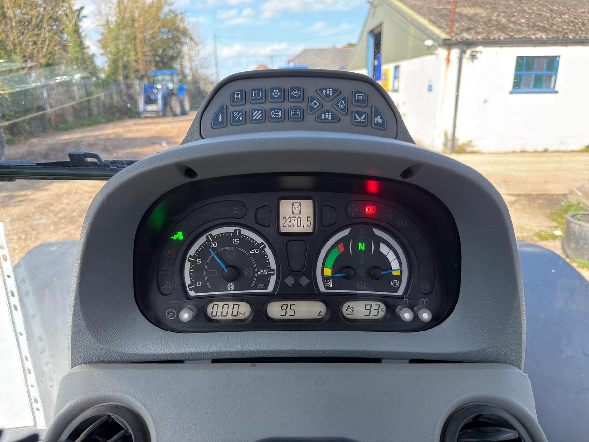 Used 2025 NEW HOLLAND T6.180 DYANMIC COMMAND