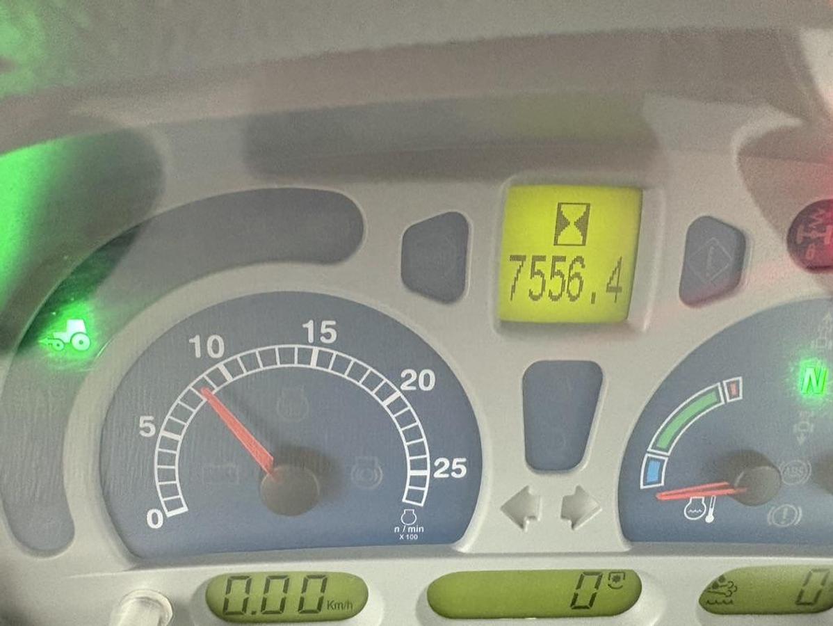 Used 2014 NEW HOLLAND T7.210