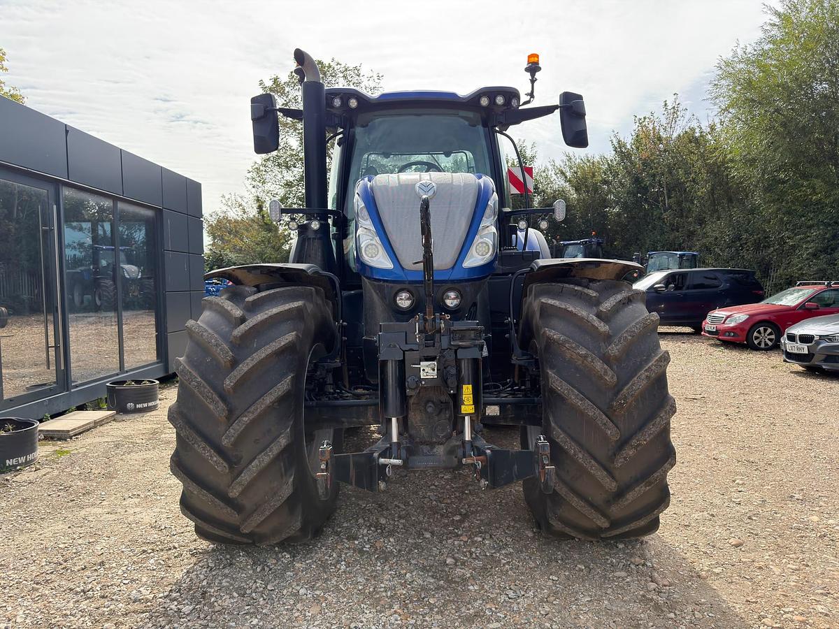 Used 2024 NEW HOLLAND T7.300 PLMI AUTO COMMAND
