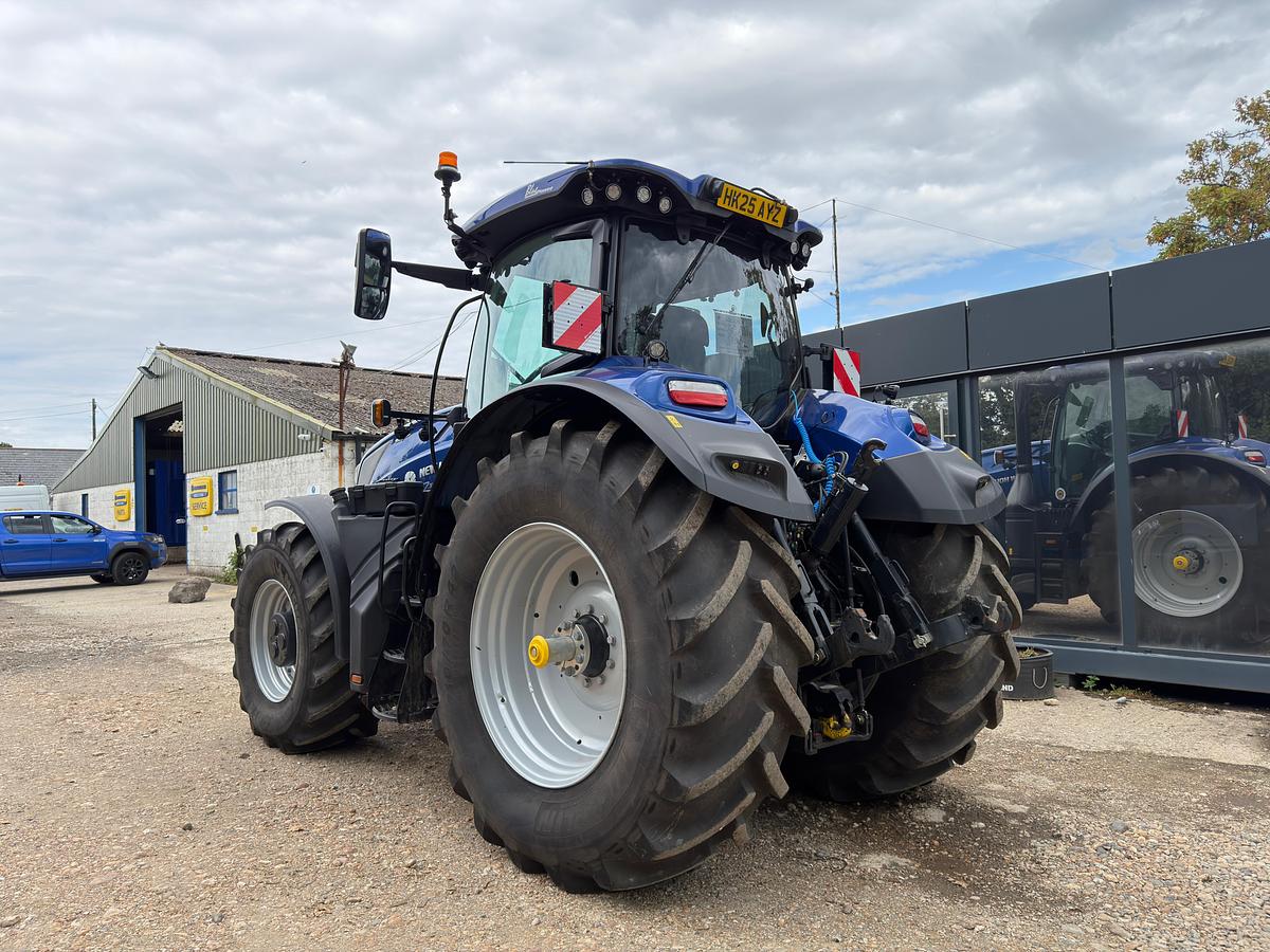 Used 2025 NEW HOLLAND T7.315 HD PLMI AUTO COMMAND