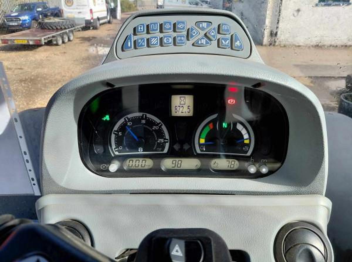 Used NEW HOLLAND T7.210