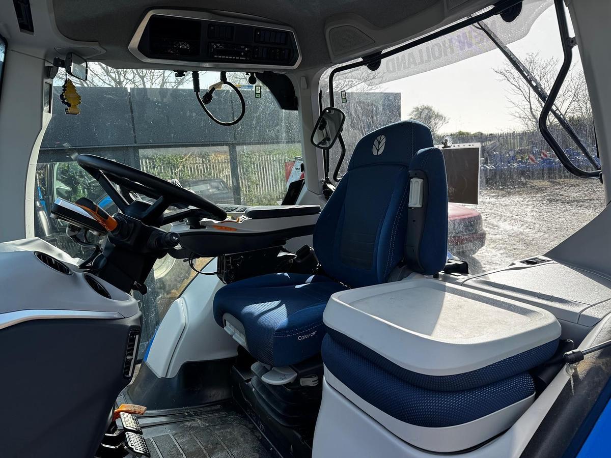 Used 2025 NEW HOLLAND T7.270 AUTO COMMAND
