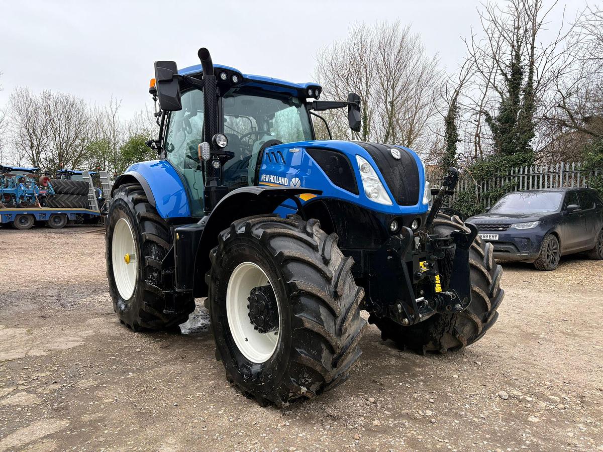 Used 2024 NEW HOLLAND T7.270 AUTO COMMAND