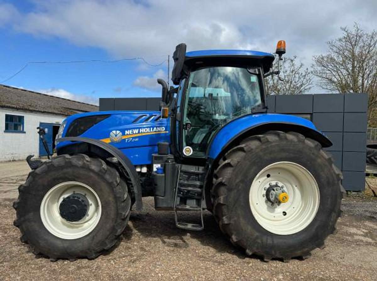 Used NEW HOLLAND T7.245 SIDE WINDER