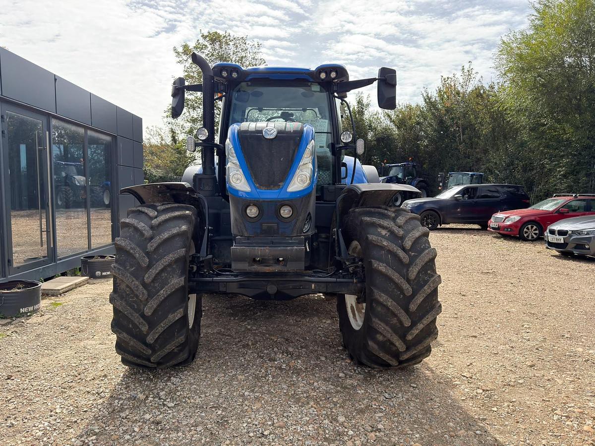 Used 2024 NEW HOLLAND T7.225