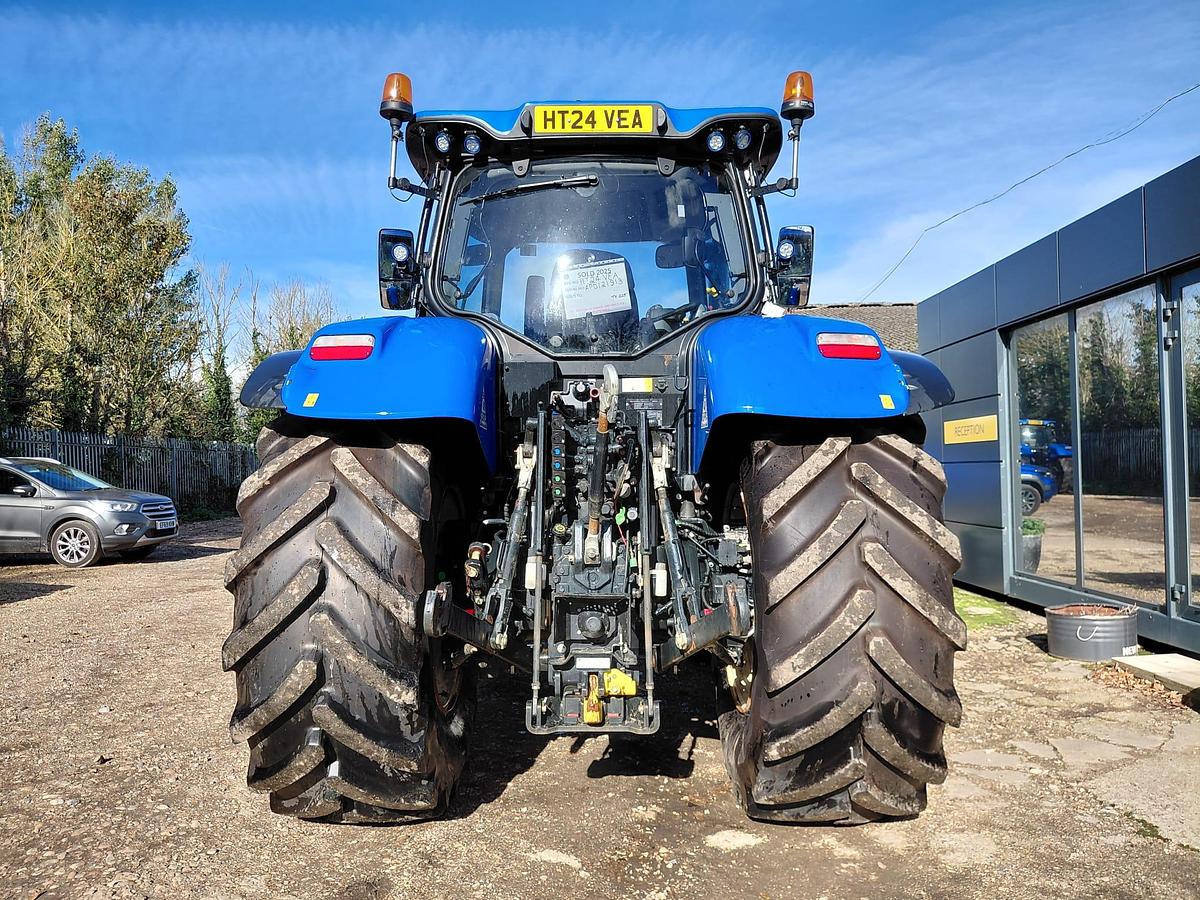 Used 2024 NEW HOLLAND T7.225 AUTO COMMAND