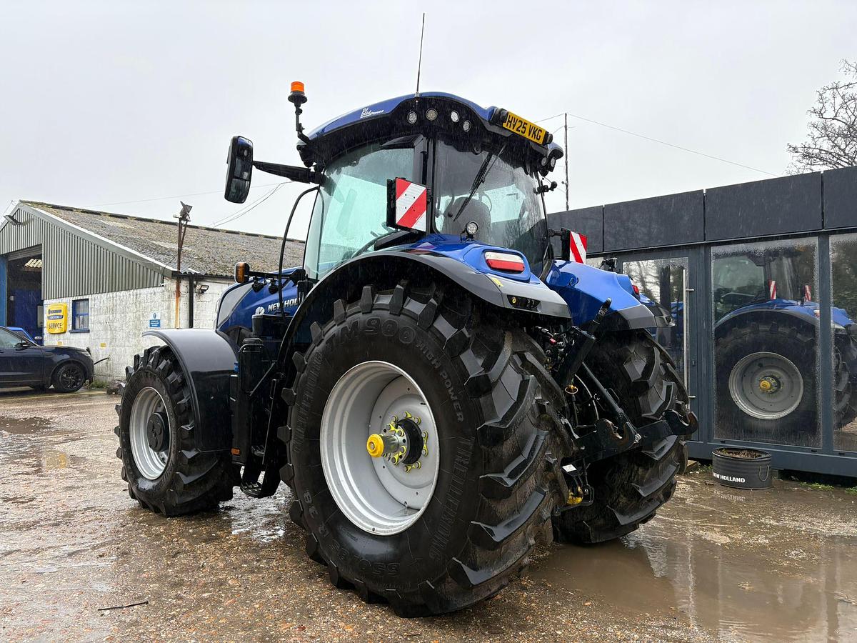 Used 2025 NEW HOLLAND T7.300 PLMI AUTO COMMAND