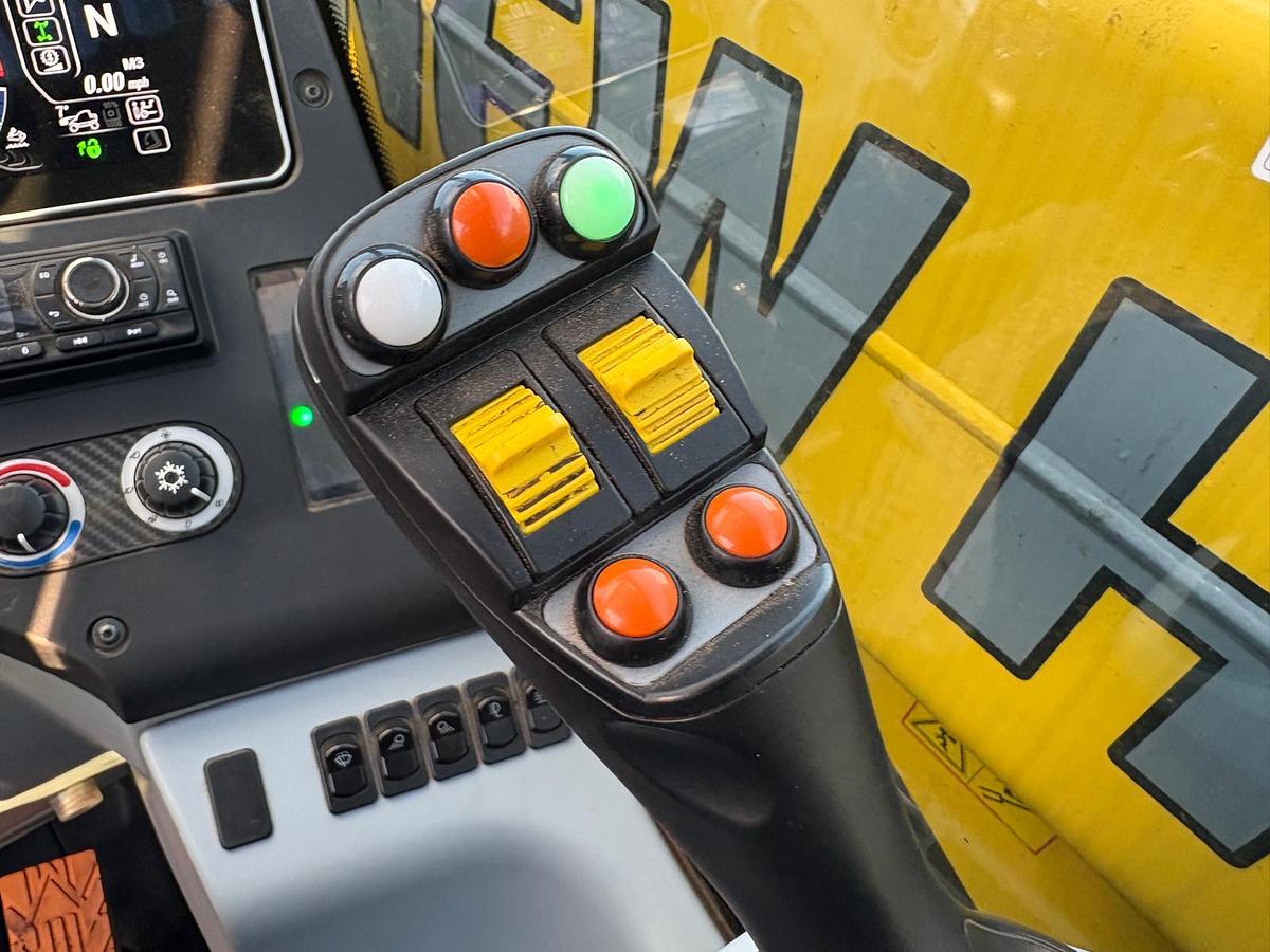 Used 2024 NEW HOLLAND TH7.42 Elite