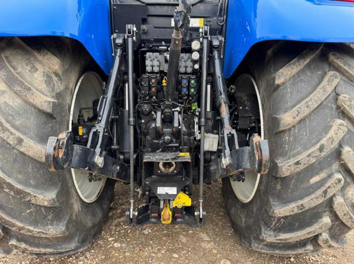 Used NEW HOLLAND T7.270 AUTO COMMAND