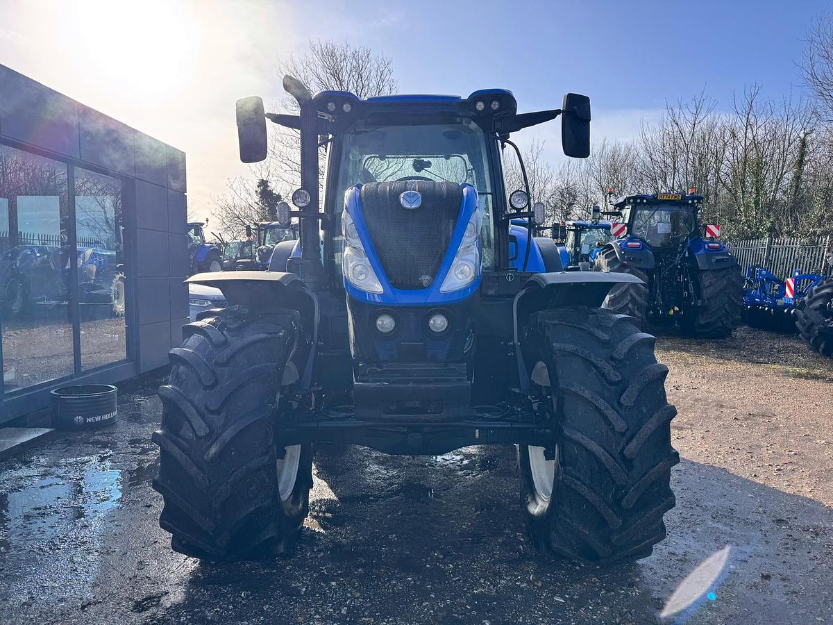 Used 2024 NEW HOLLAND T7.225 AUTO COMMAND