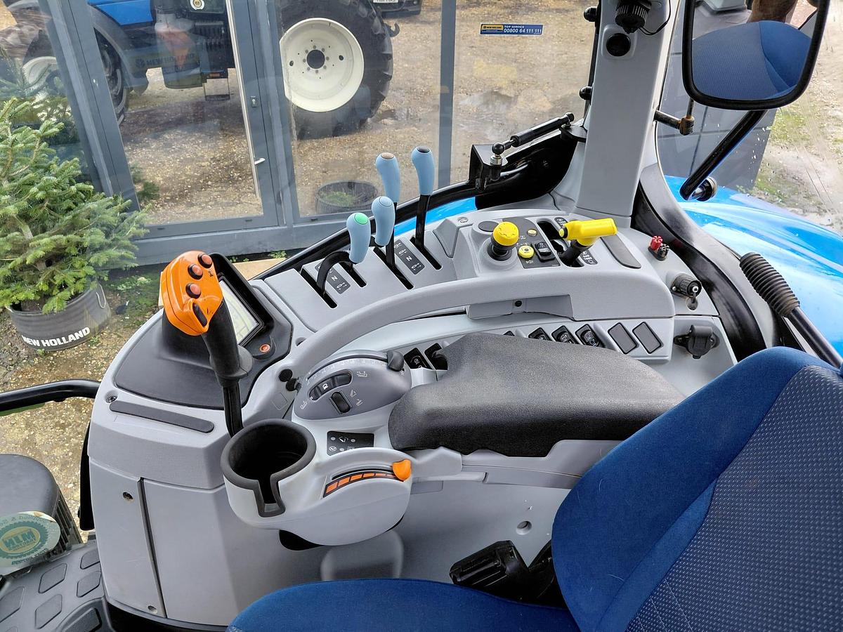 Used 2025 NEW HOLLAND T7.210