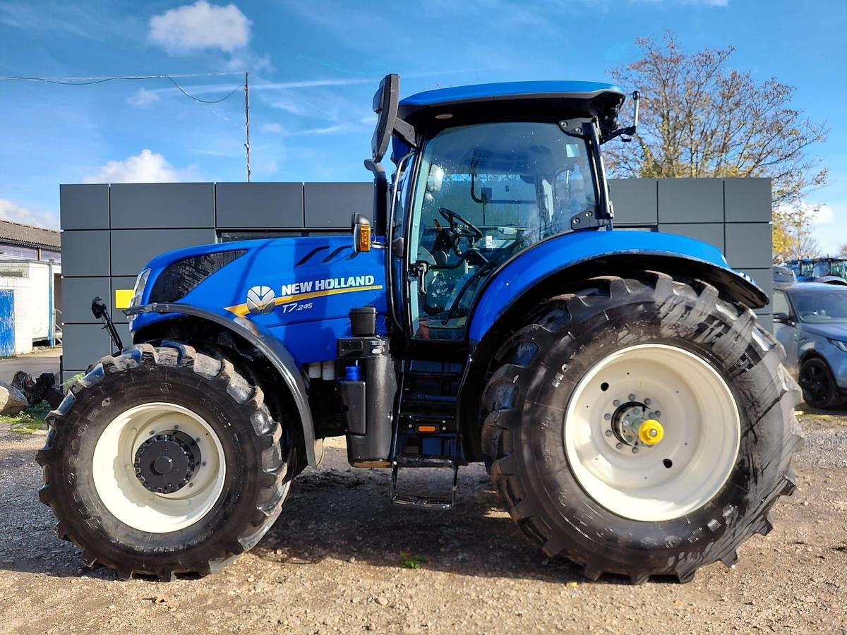 Used 2024 NEW HOLLAND T7.245 POWER COMMAND