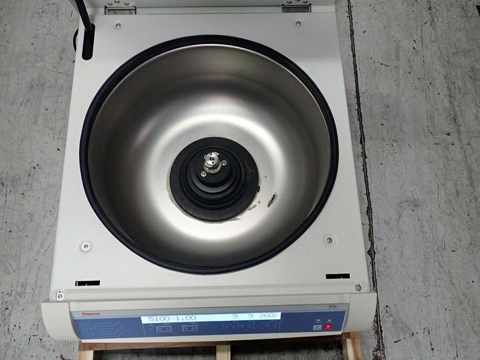 Used Thermo Fisher Scientific Sorvall ST 40 Benchtop Centrifuge 75004510