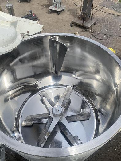 Used Used Caccia approximately 300 gallon stainless steel turbo-mixer