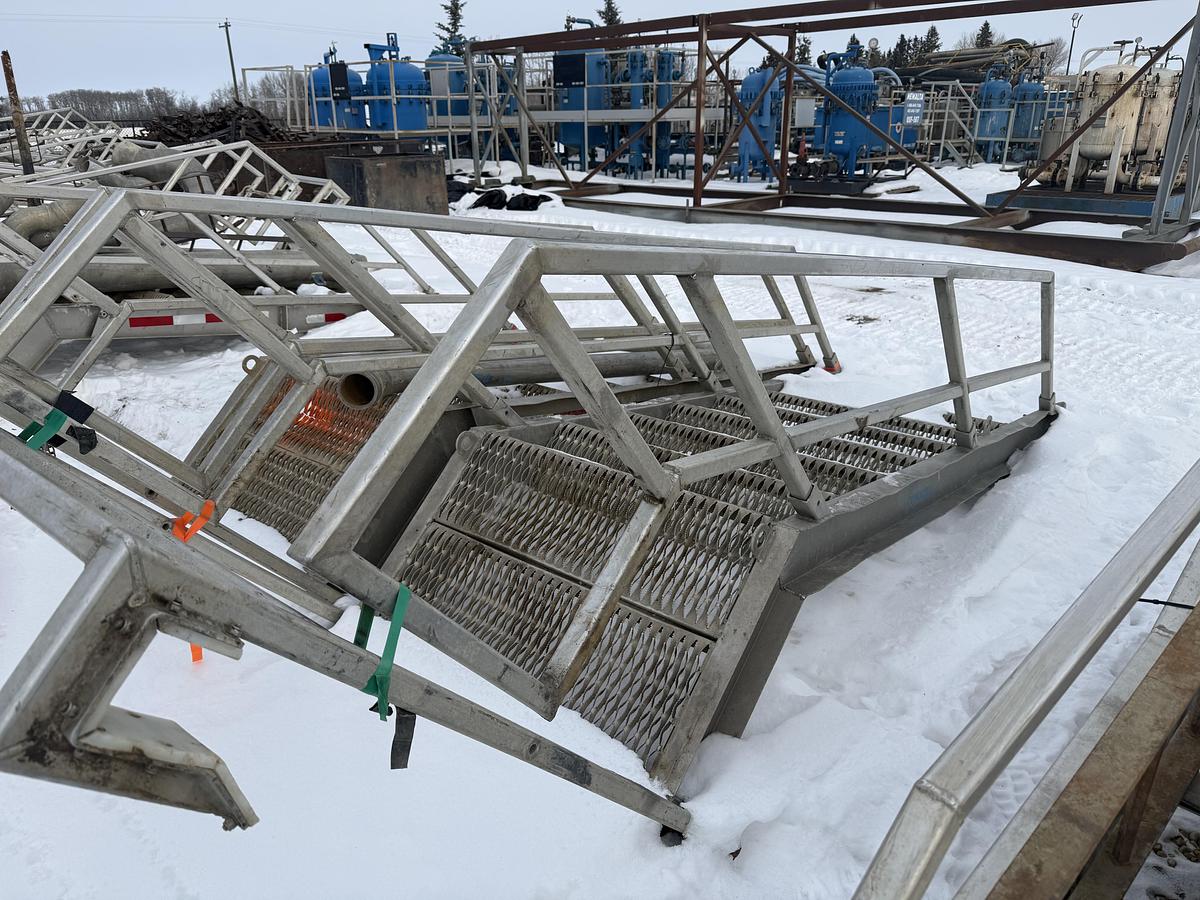 Used New Wave-style 20,000BBL Frac Ponds - (15) Panel Bolt Up System, Modular Above-Ground Water Storage, Used