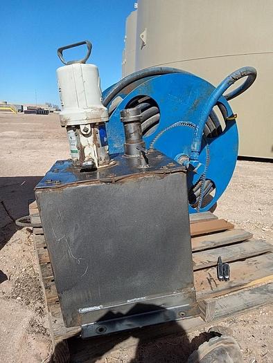 Used Graco Pump Tank w/ Dual Hose Reel