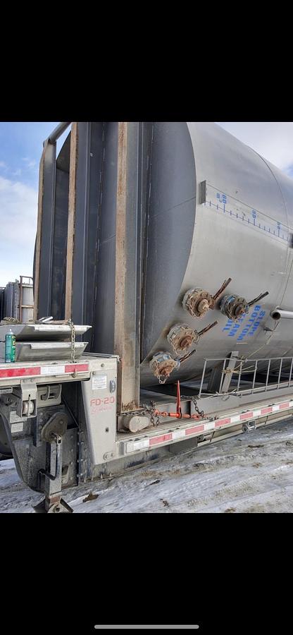 Used 2012 Dragon 400BBL Vertical Skidded Slope Bottom Tanks