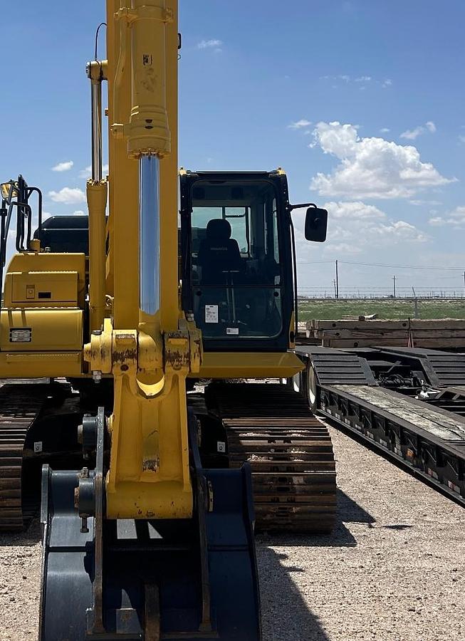 Used 2025 Komatsu PC210 Excavator – 350 Hours, Aux Hydraulics, 3 FT Bucket, LIKE-NEW