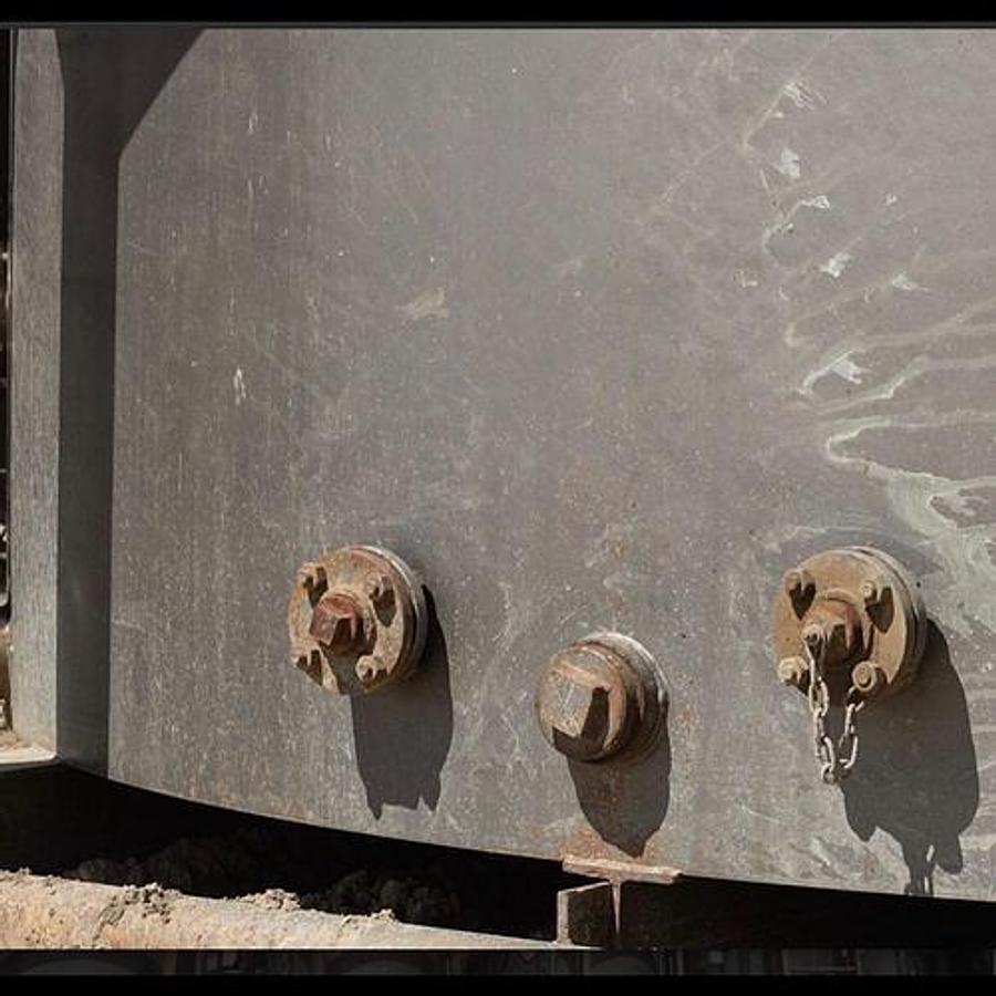 Used Dragon 400BBL Vertical Storage Tanks – 12’ x 20’, Carbon Steel, Slope Bottom, Used Basic Refurb (2012)