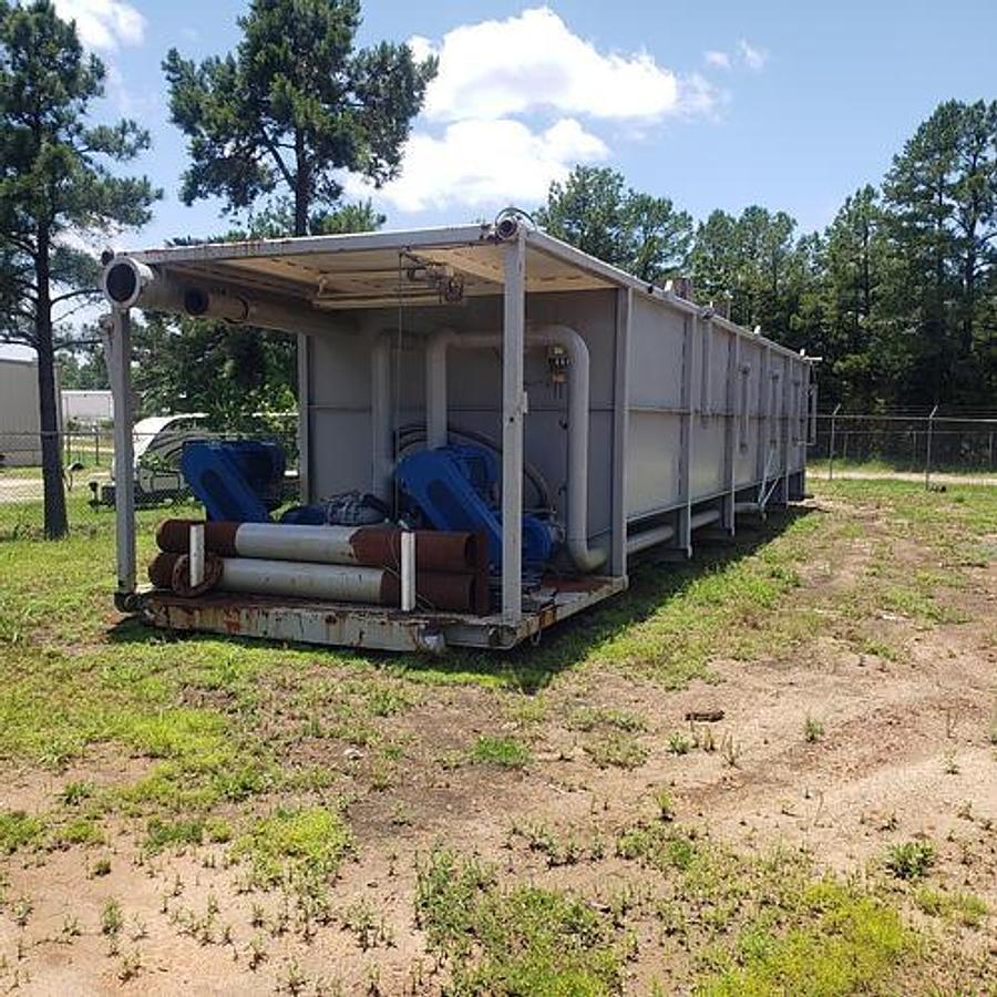 Used 500BBL Mix Tank - Round Bottom, Skidded, Dual Agitators, Pumps Included, Like New