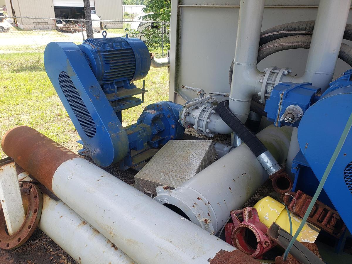 Used 500BBL Mix Tank - Round Bottom, Skidded, Dual Agitators, Pumps Included, Like New