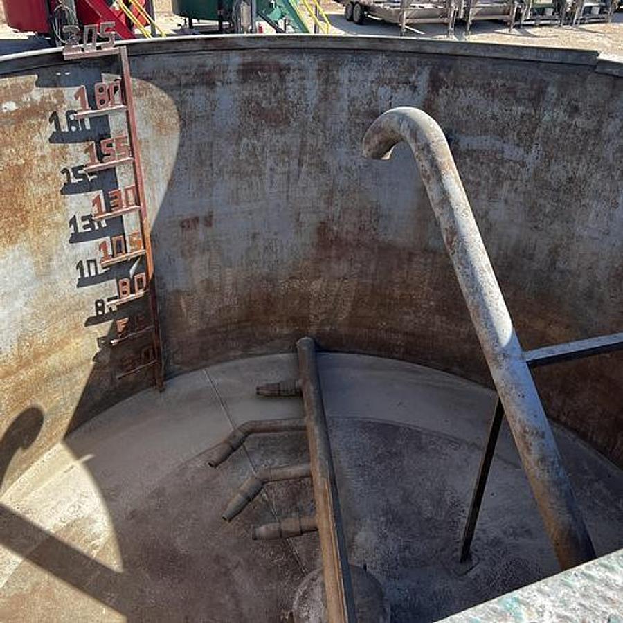 Used 205bbl Round Premix Tanks