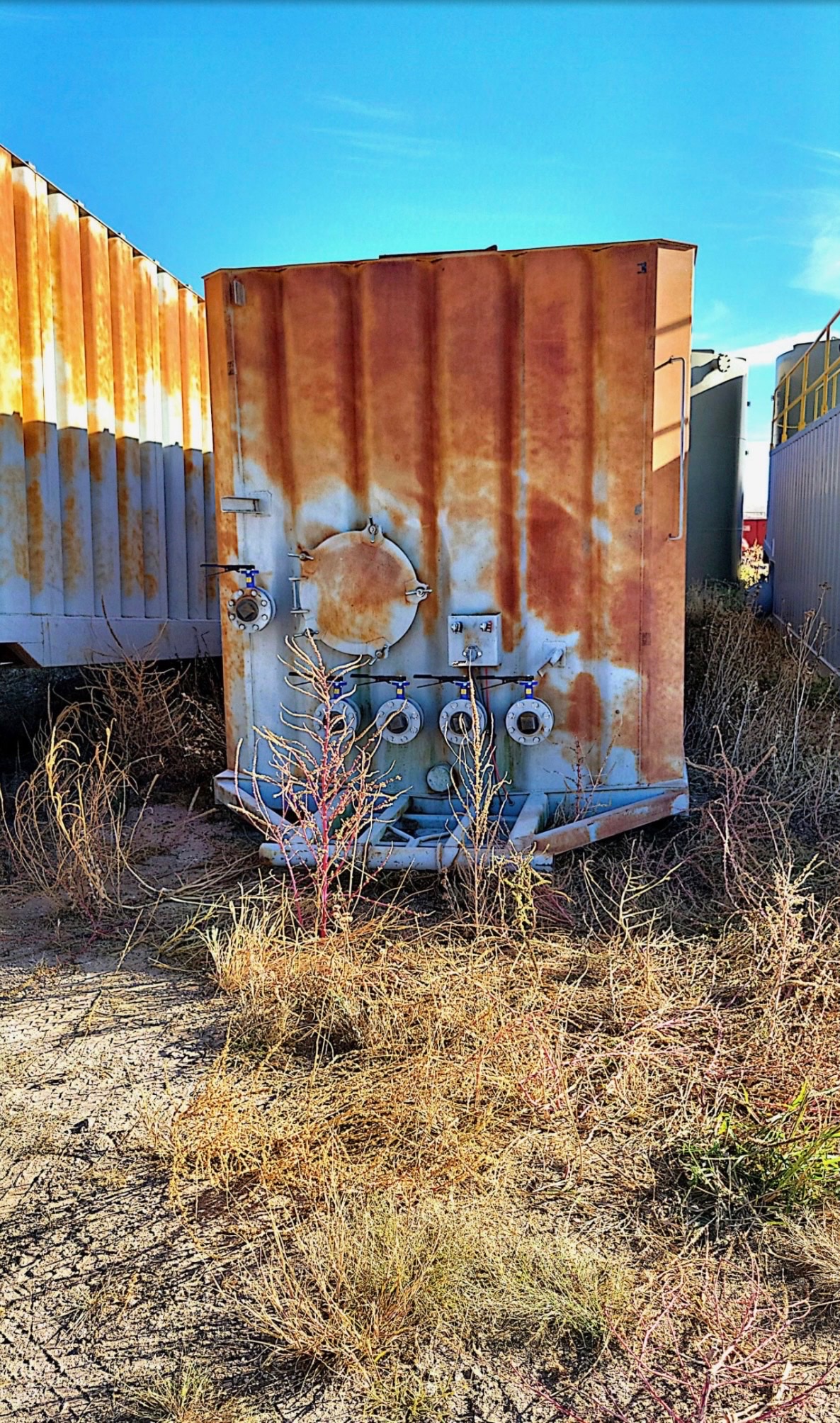 Used 500BBL Frac Tanks- 43x8.5x11, Corrugated Steel, V-bottom, Used Basic Refurb