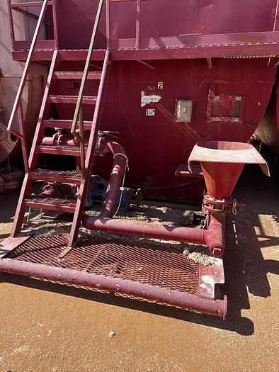 Used 220bbl round bottom u pit premix's