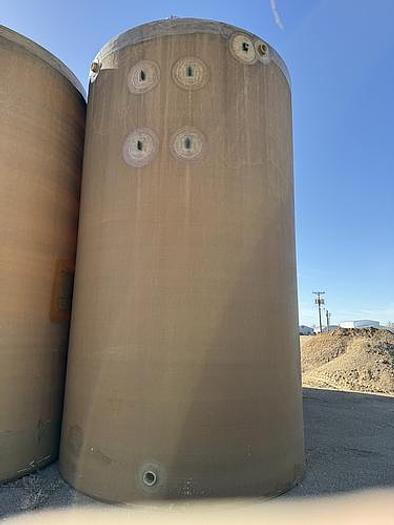 Used 400BBL Fiberglass Tanks