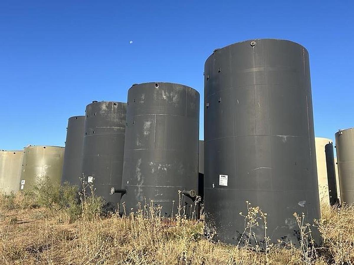 Used 400BBL Vertical Storage Tanks - 12’ x 20’, Carbon Steel, Flat Bottom, Used Basic Refurb