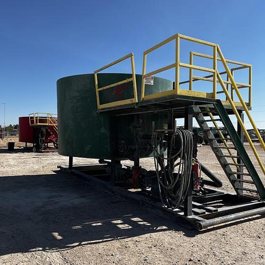 Refurbished 205bbl Round Premix Tanks