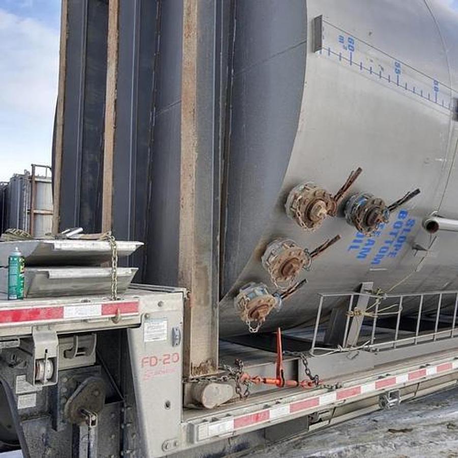 Used Dragon 400BBL Vertical Storage Tanks – 12’ x 20’, Carbon Steel, Slope Bottom, Used Basic Refurb (2012)