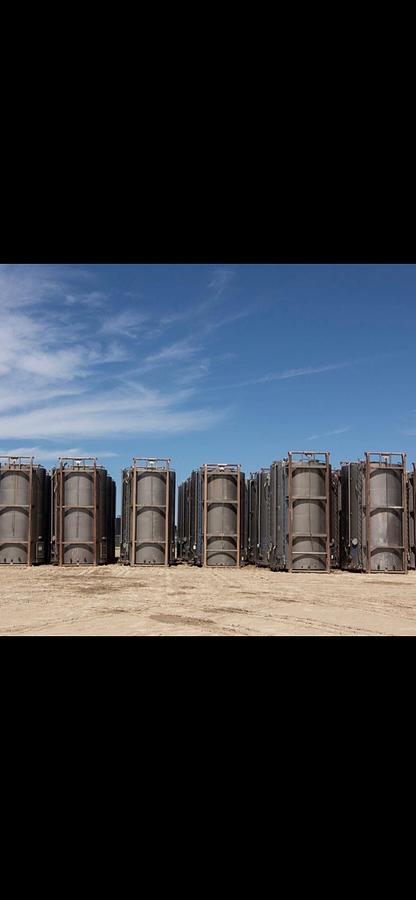 Used 2012 Dragon 400BBL Vertical Skidded Slope Bottom Tanks