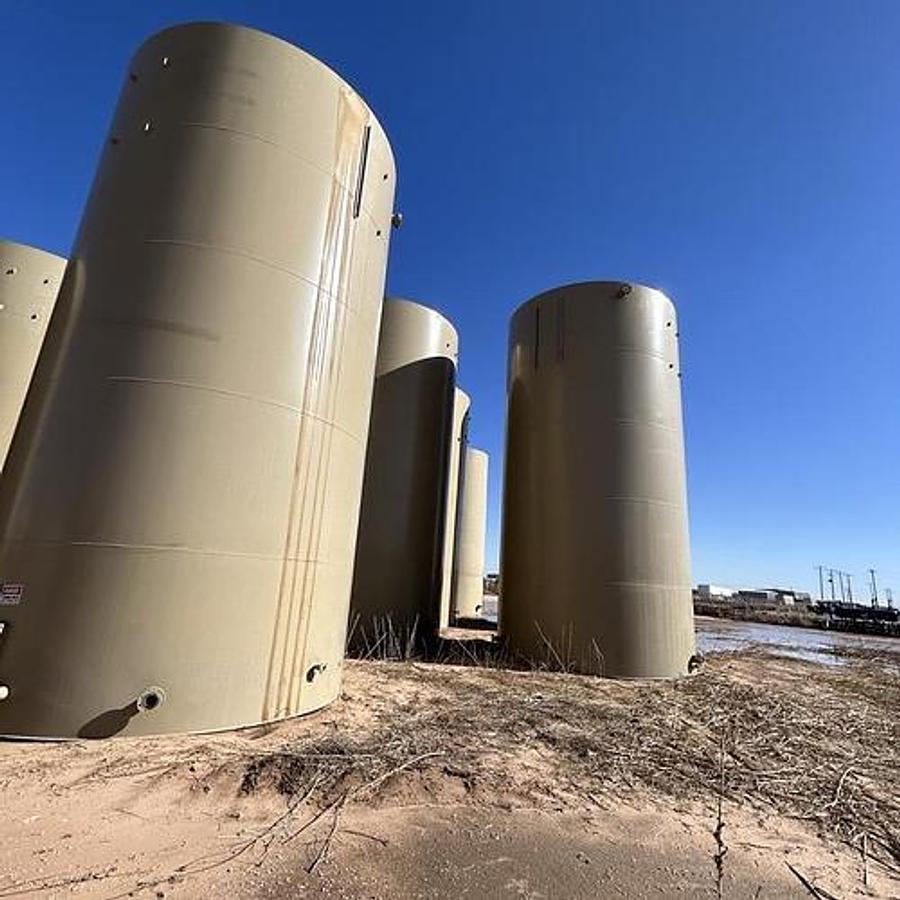 Used 1,000BBL Vertical Storage Tanks – 15.5’ x 30’, Carbon Steel, Flat Bottom, Used Basic Refurb
