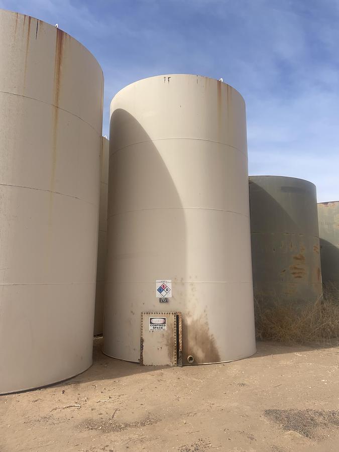 Used Global Vessel & Tank 400BBL Vertical Storage Tanks – 12’ x 20’, Carbon Steel, Flat Bottom, Used Basic Refurb