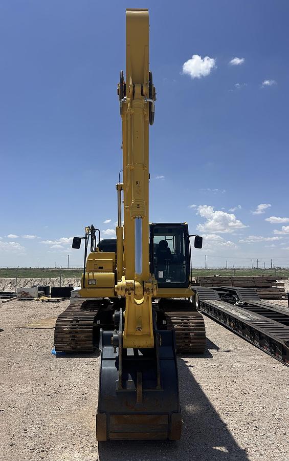 Used 2025 Komatsu PC210 Excavator – 350 Hours, Aux Hydraulics, 3 FT Bucket, LIKE-NEW