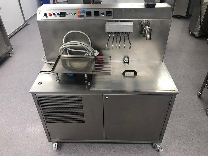 D'occasion CHOCOLATE TEMPERER / MOULDING MACHINE