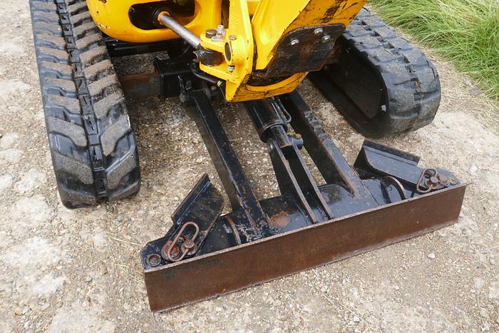 Used 2015 JCB 8018 CTS