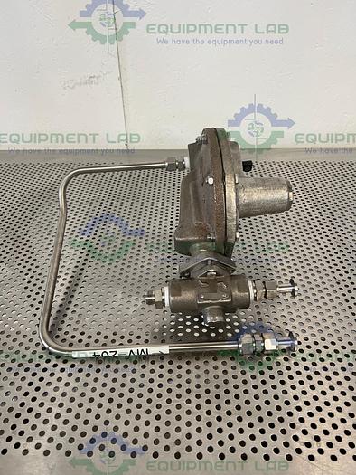 Used Fisher Controls  Y690AHM Pressure Reducing Regulator