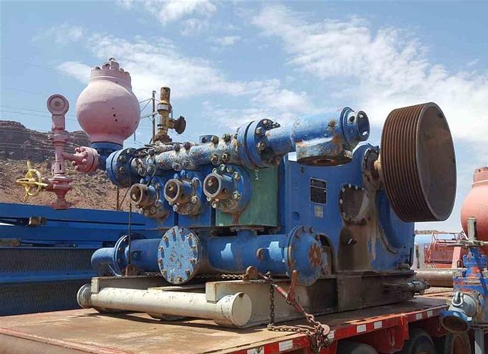Used Hongua International HHF-1000 Triplex Mud Pump