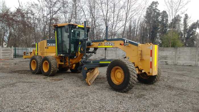 2011 JOHN DEERE 772G/GP
